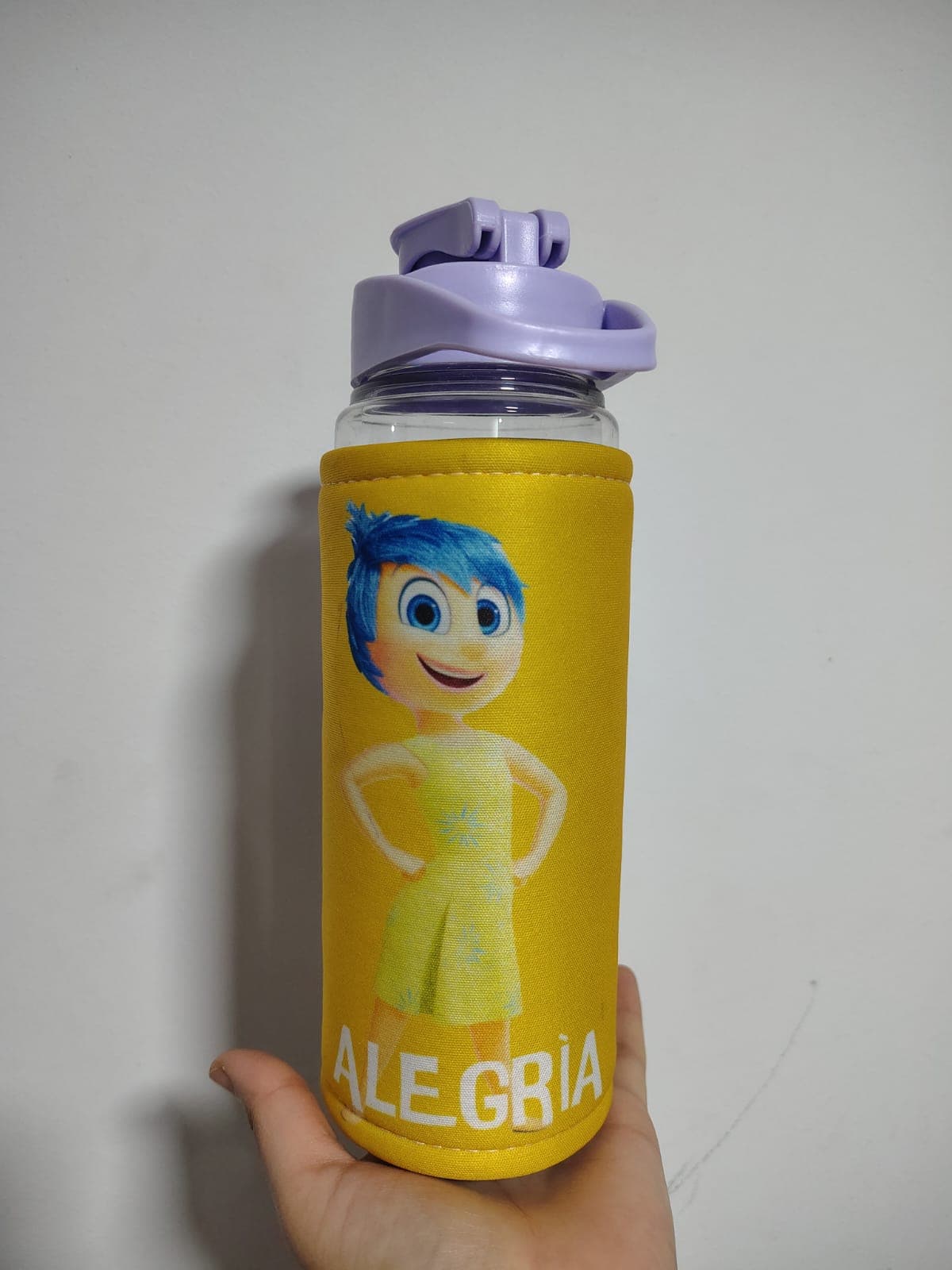 Botella de personajes